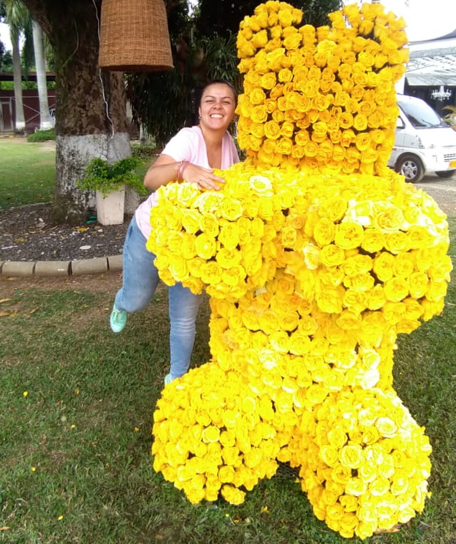 Oso personalizado con rosas naturales